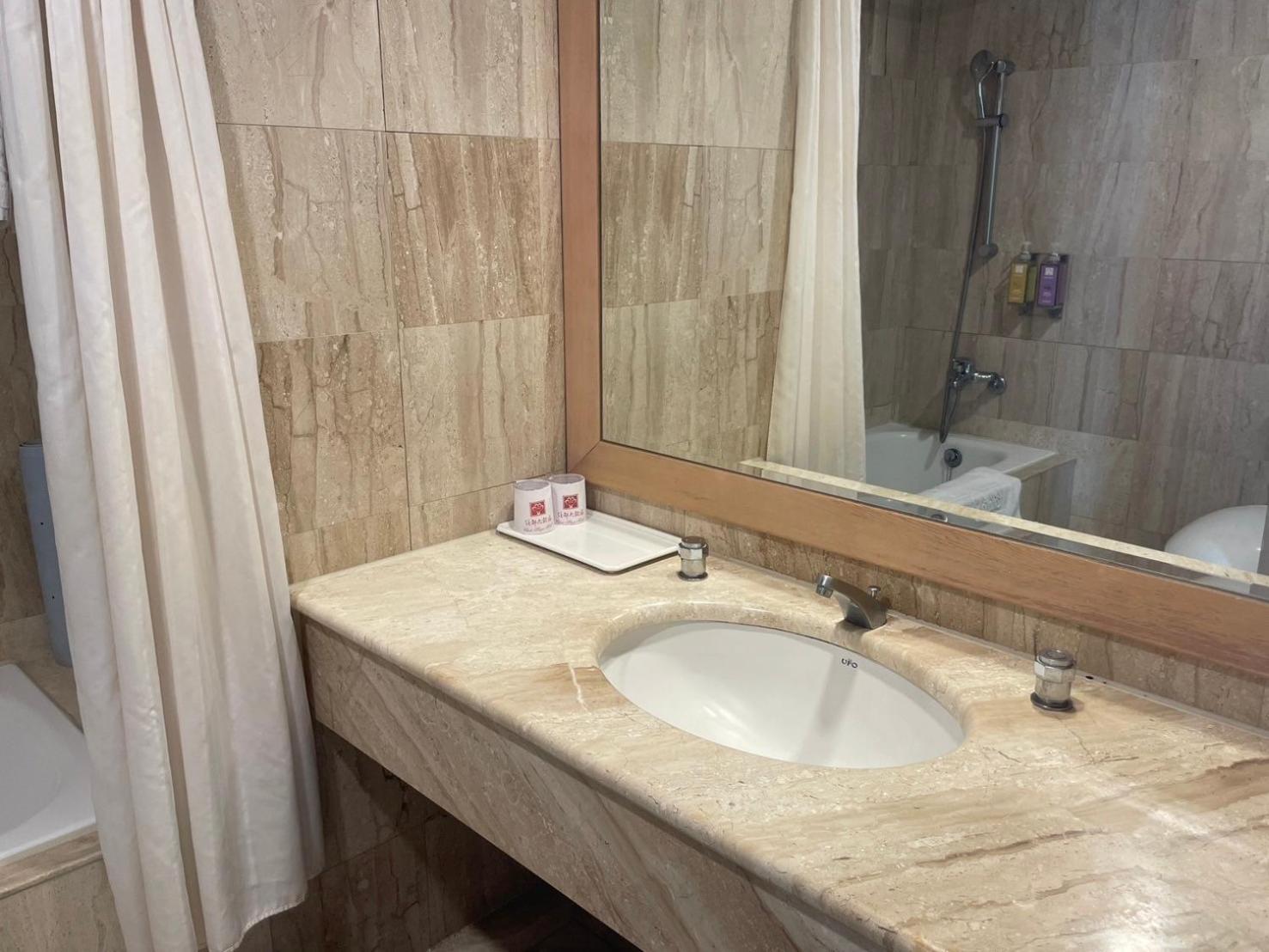 טאויואן Chuto Plaza Hotel מראה חיצוני תמונה